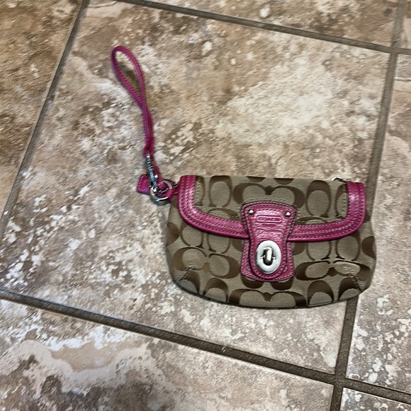 Coach wristlet - Picture 9 of 9
